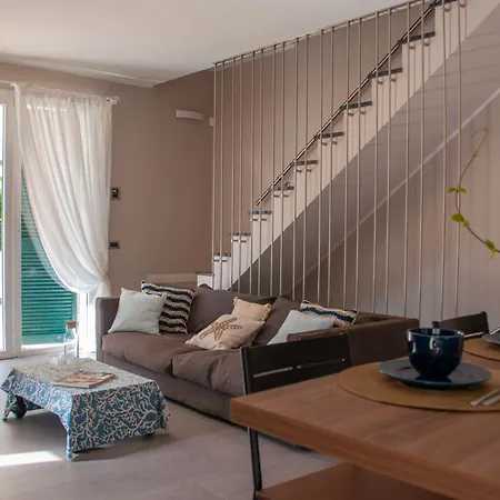 Casa Due Ulivi ヴィラ ラヴァーニャ